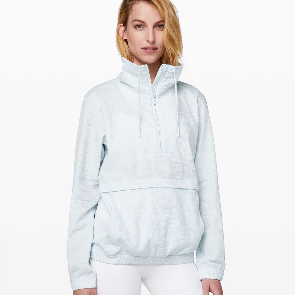 EUC pack light pullover in almost blue